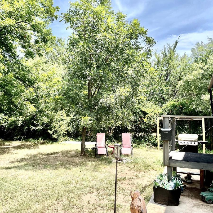 Pet Friendly Graham Home Route 66 At The Mistletoe Farm Экстерьер фото
